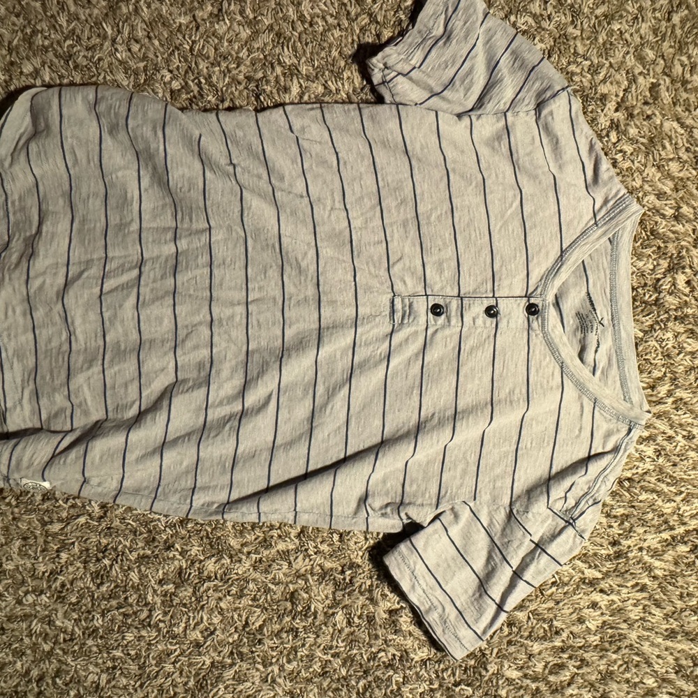 American Eagle grey button up.